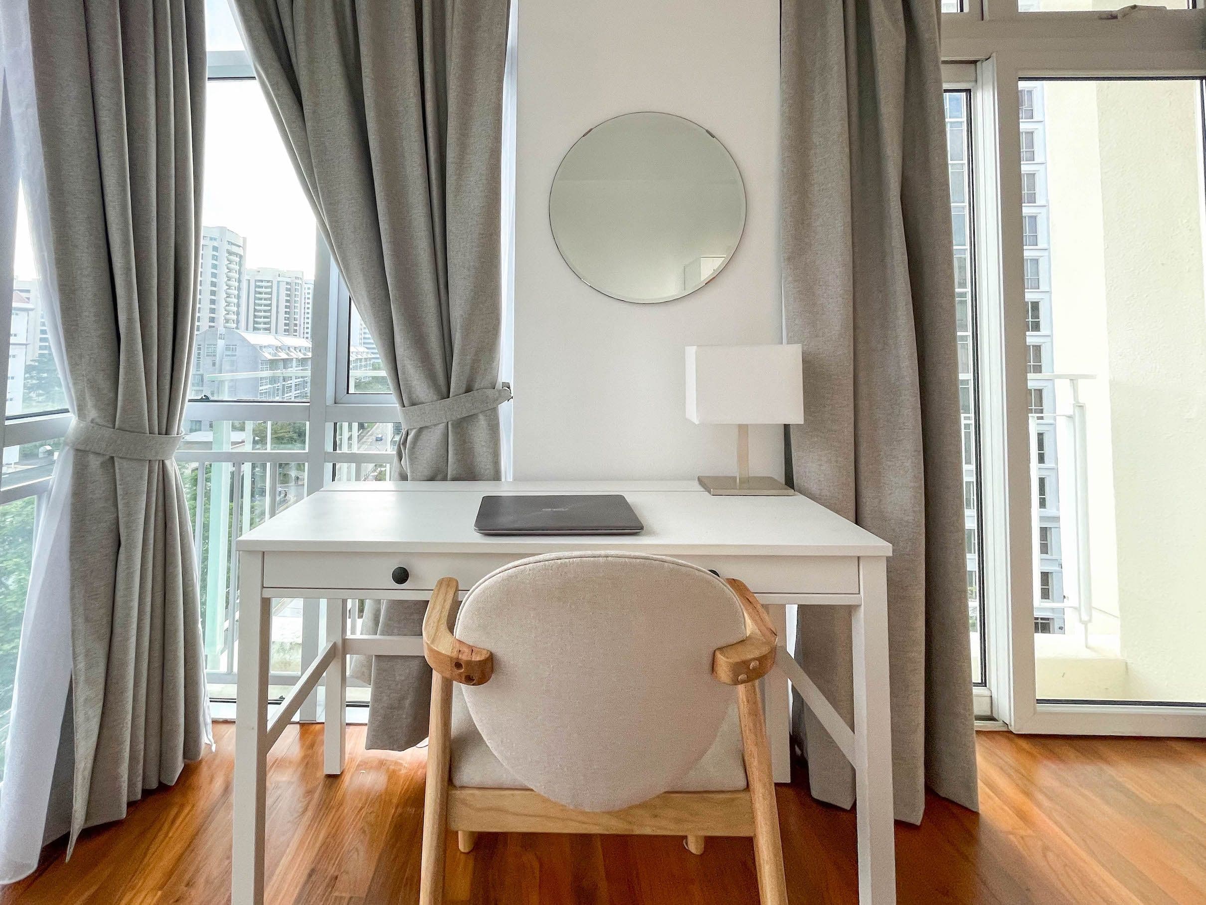 The Aston – Contemporary - DELUXE ROOM A 3