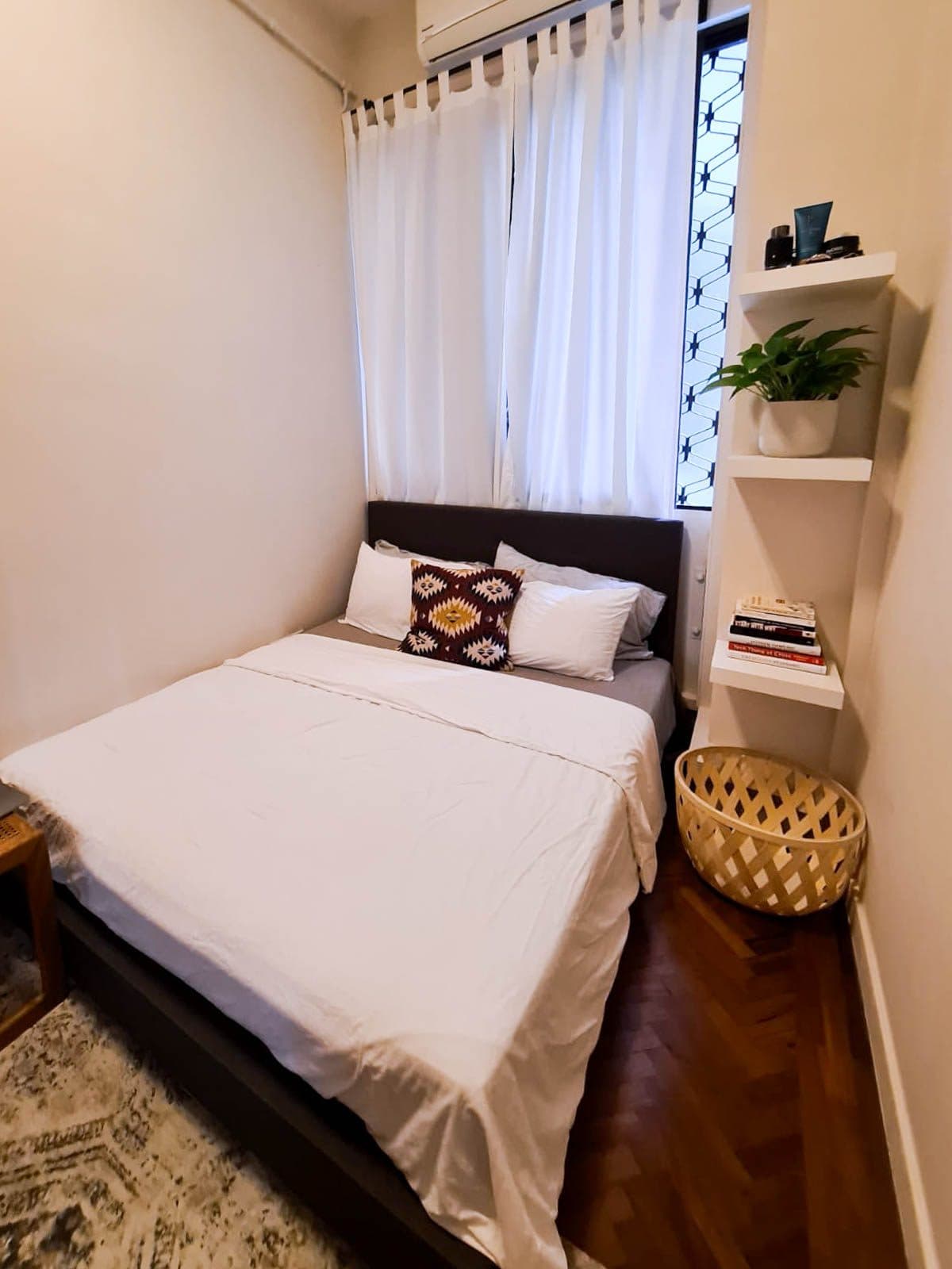 Oxley Road - THE POD ROOM 2