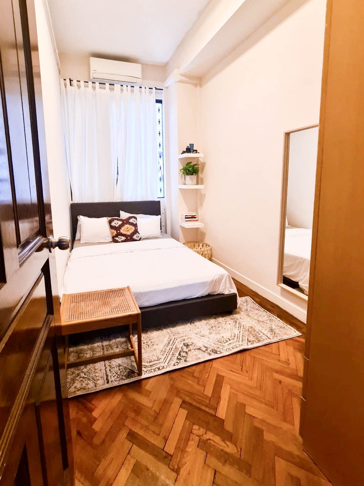 Oxley Road - THE POD ROOM 3