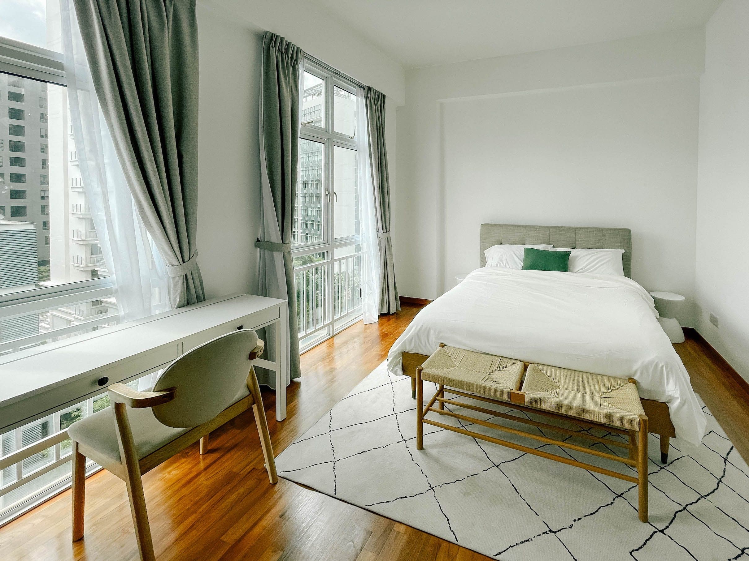The Aston – Contemporary - EXECUTIVE SUITE