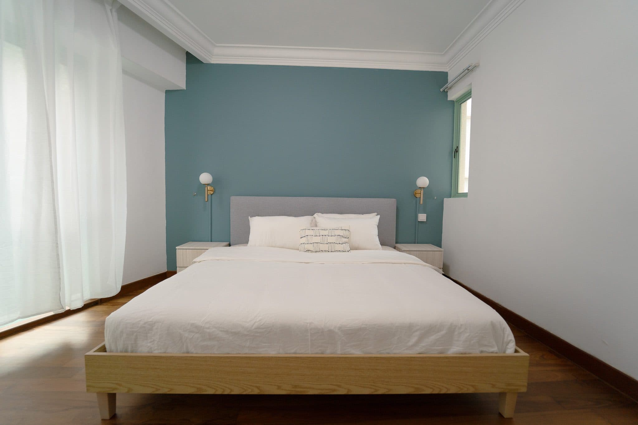 Sophia Crest – Contemporary - LARGE MASTER ROOM 4