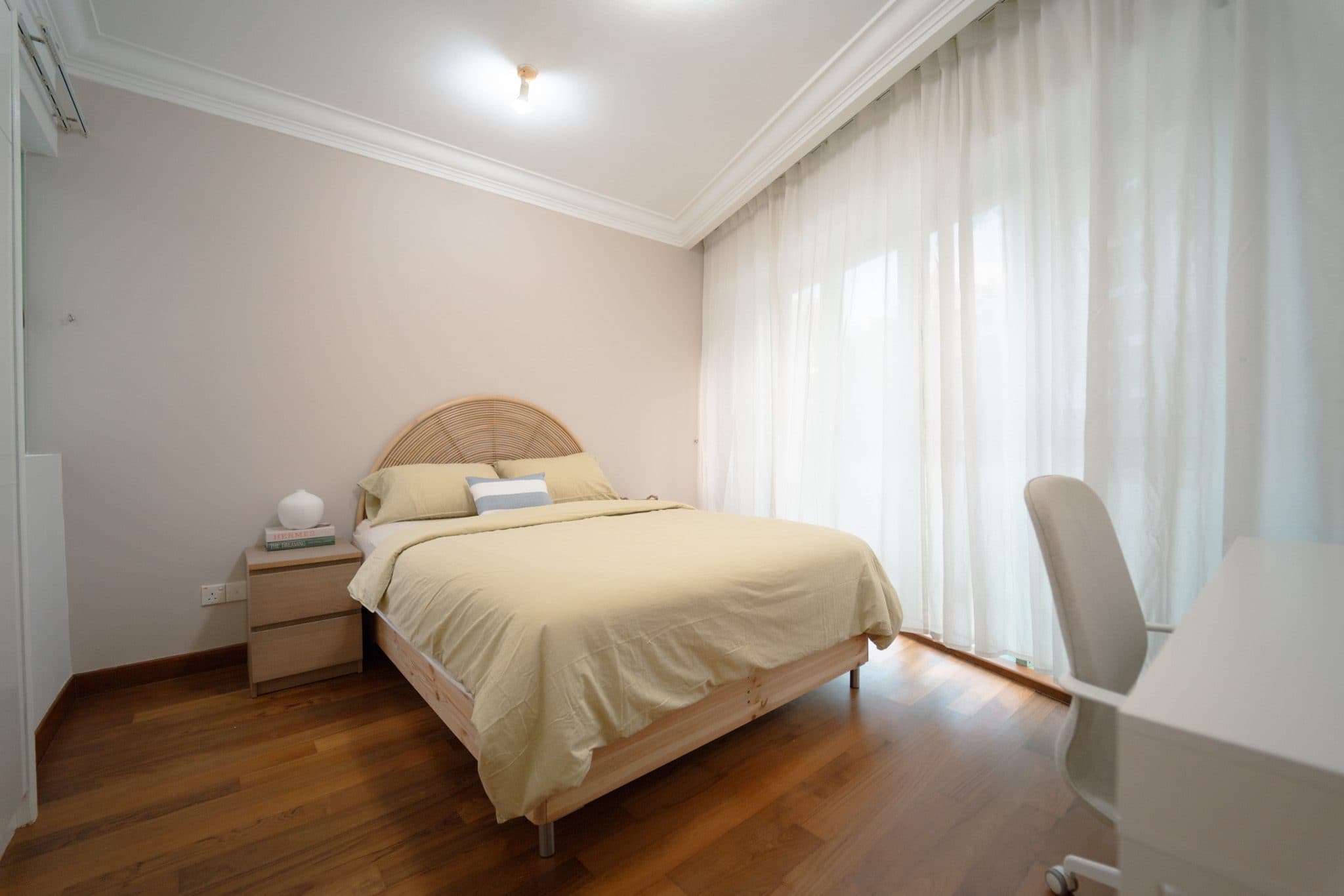 Sophia Crest – Contemporary - Deluxe Room