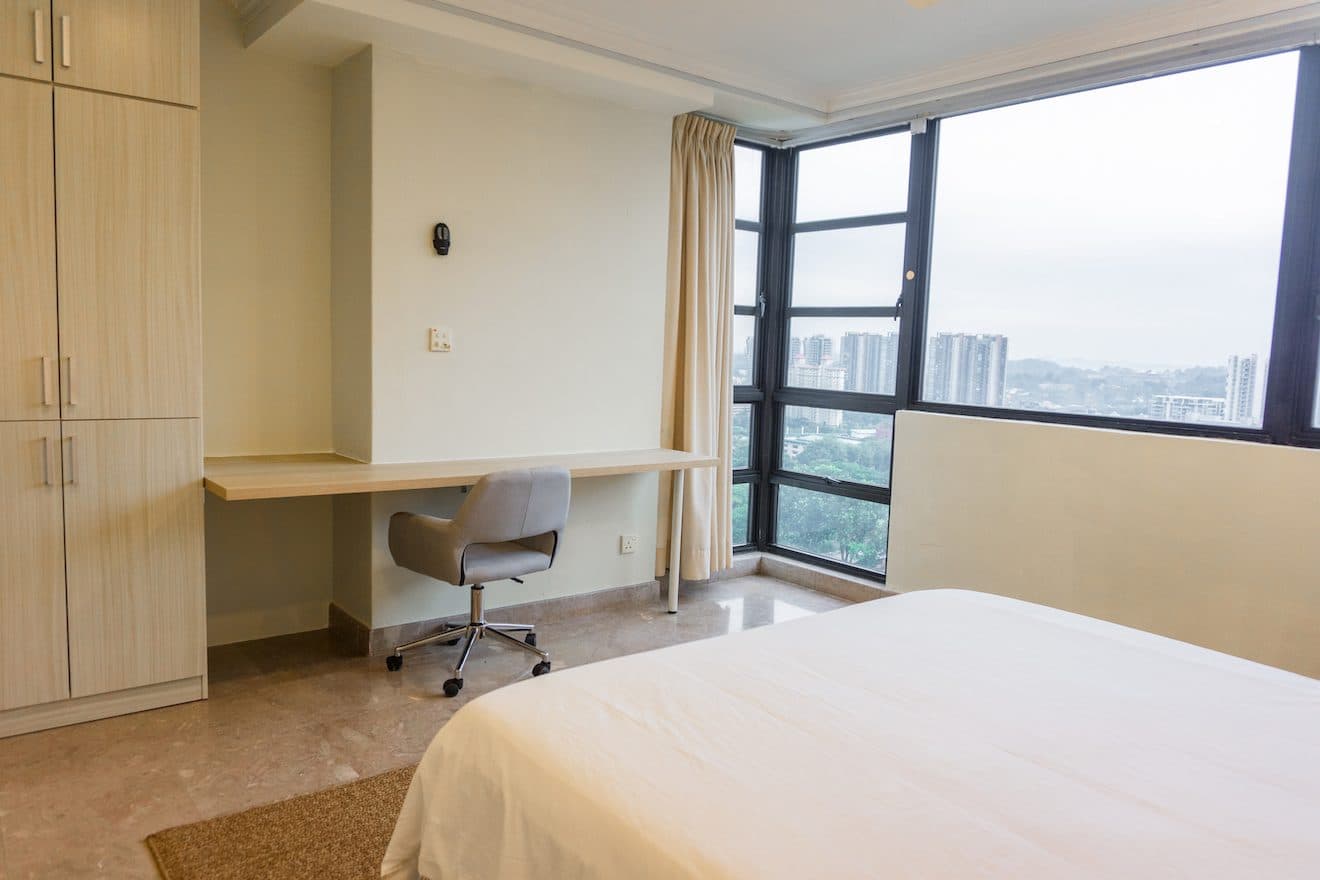 The Central Green Penthouse - The Large Room 4