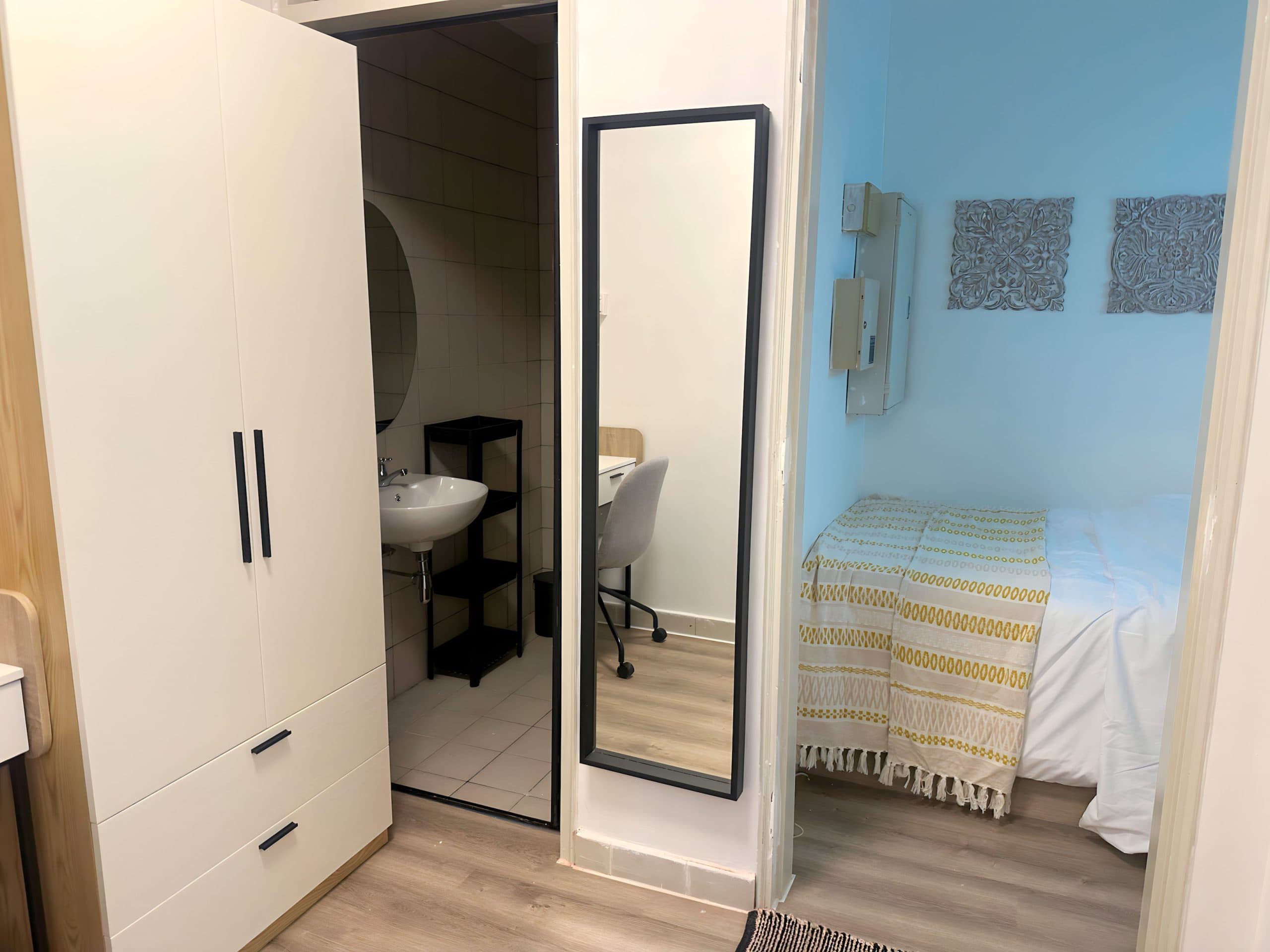 Oleanas Residence – Art Deco - POD ENSUITE ROOM 2