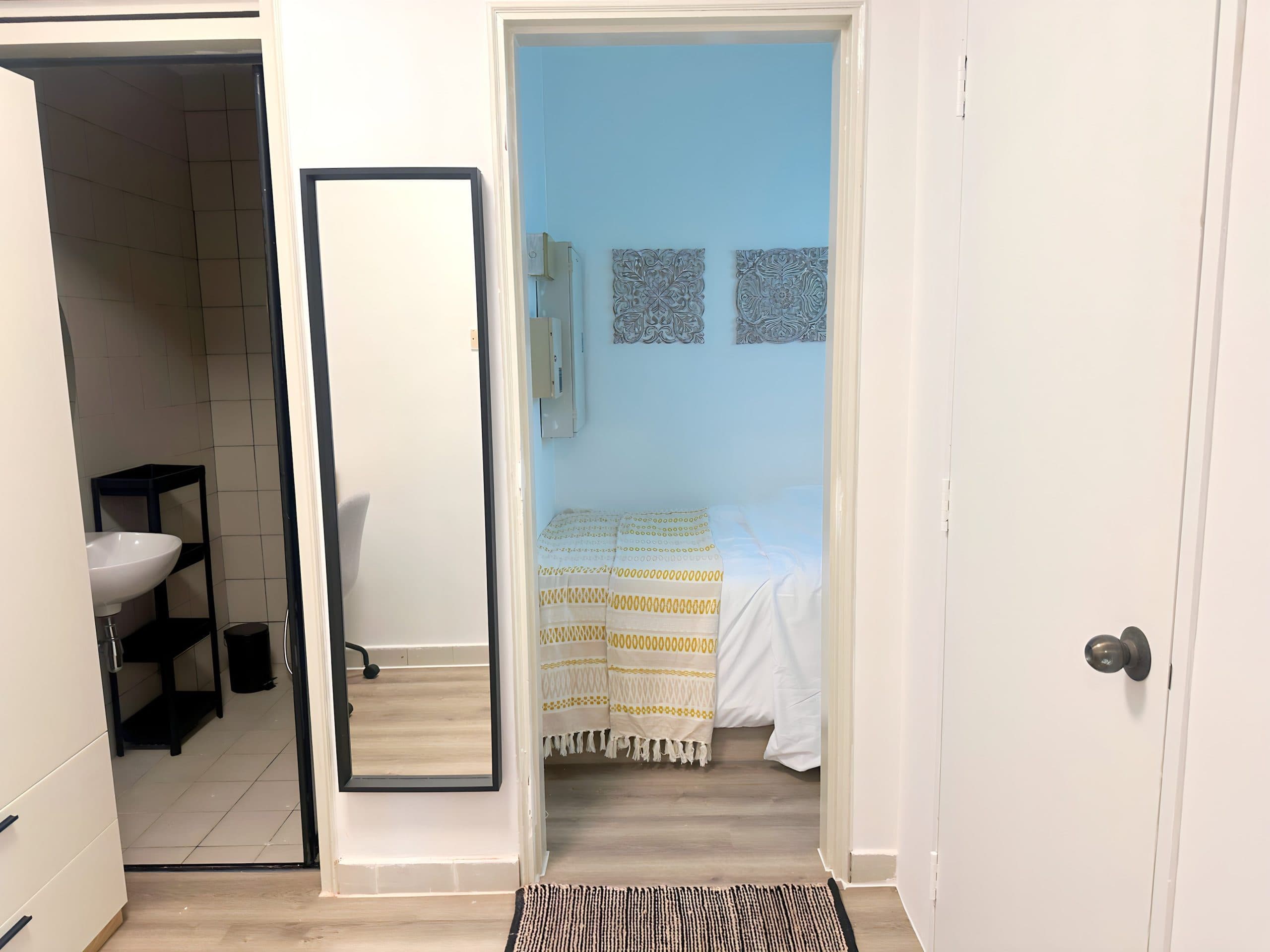 Oleanas Residence – Art Deco - POD ENSUITE ROOM 3