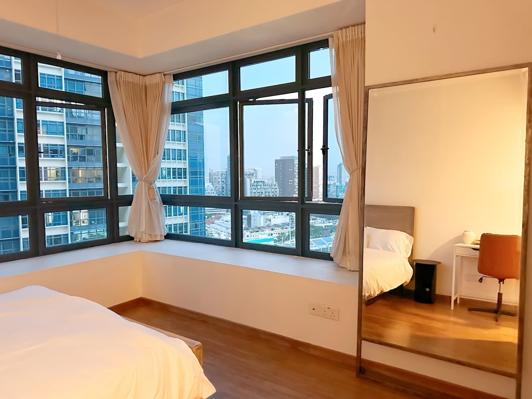 City Square Residence – Mid Century - Executive Suite 2