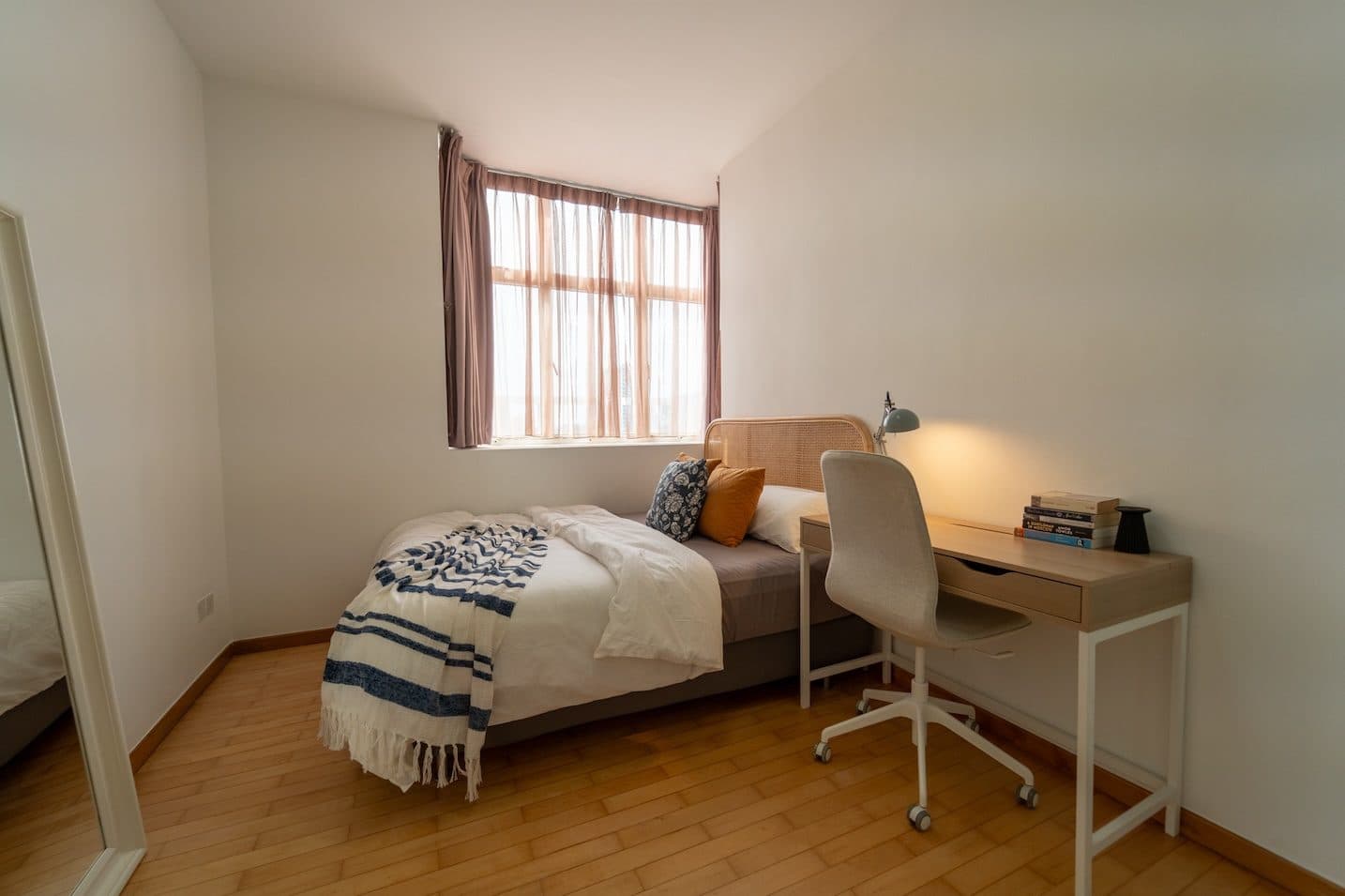 Mandale Heights Penthouse - DELUXE ROOM