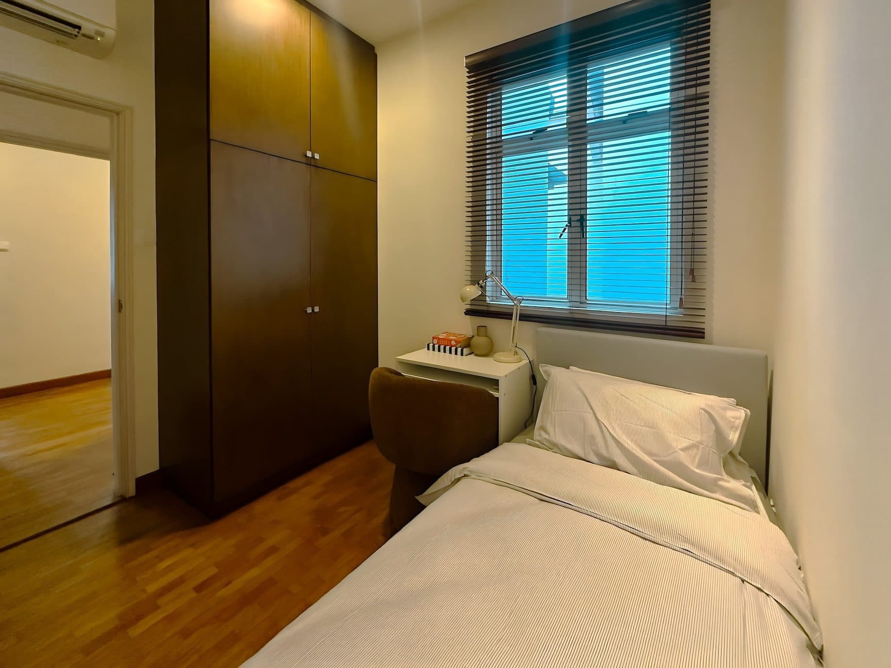 Langston Ville – Urban Modern Penthouse - POD ROOM 2