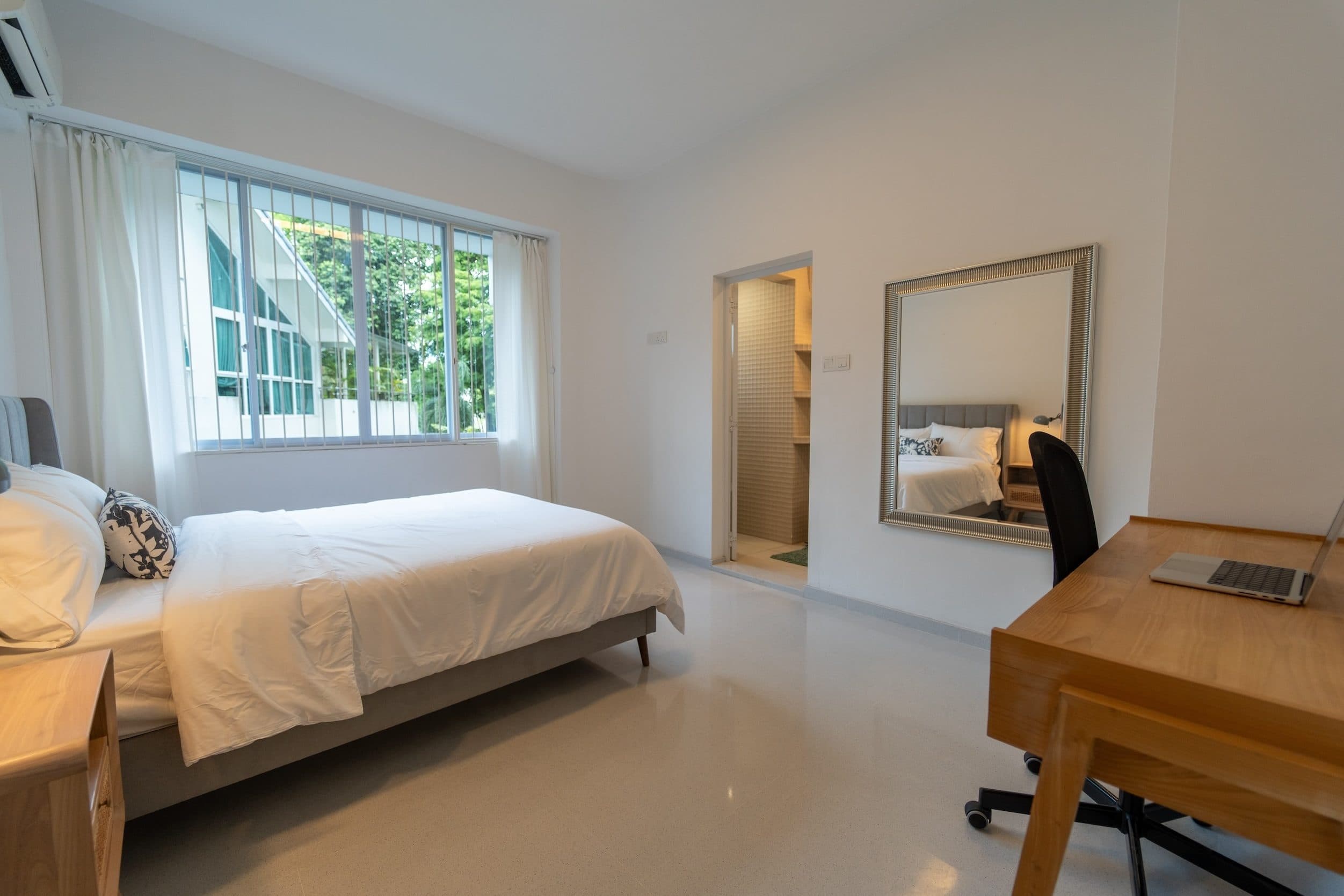 3 Holland Park – Serene Retreat - MASTER SUITE