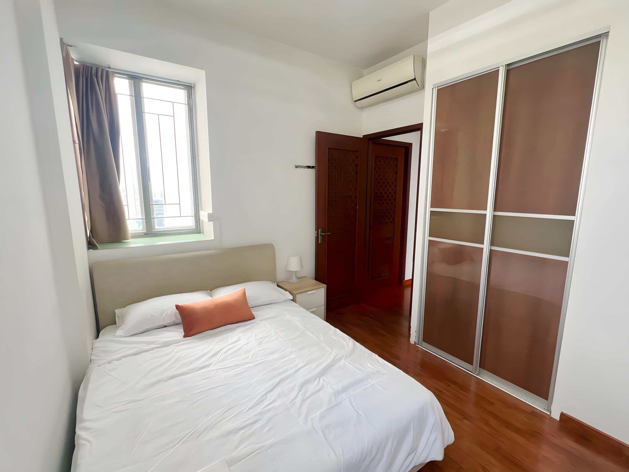Kerrisdale – City View - MASTER SUITE 3