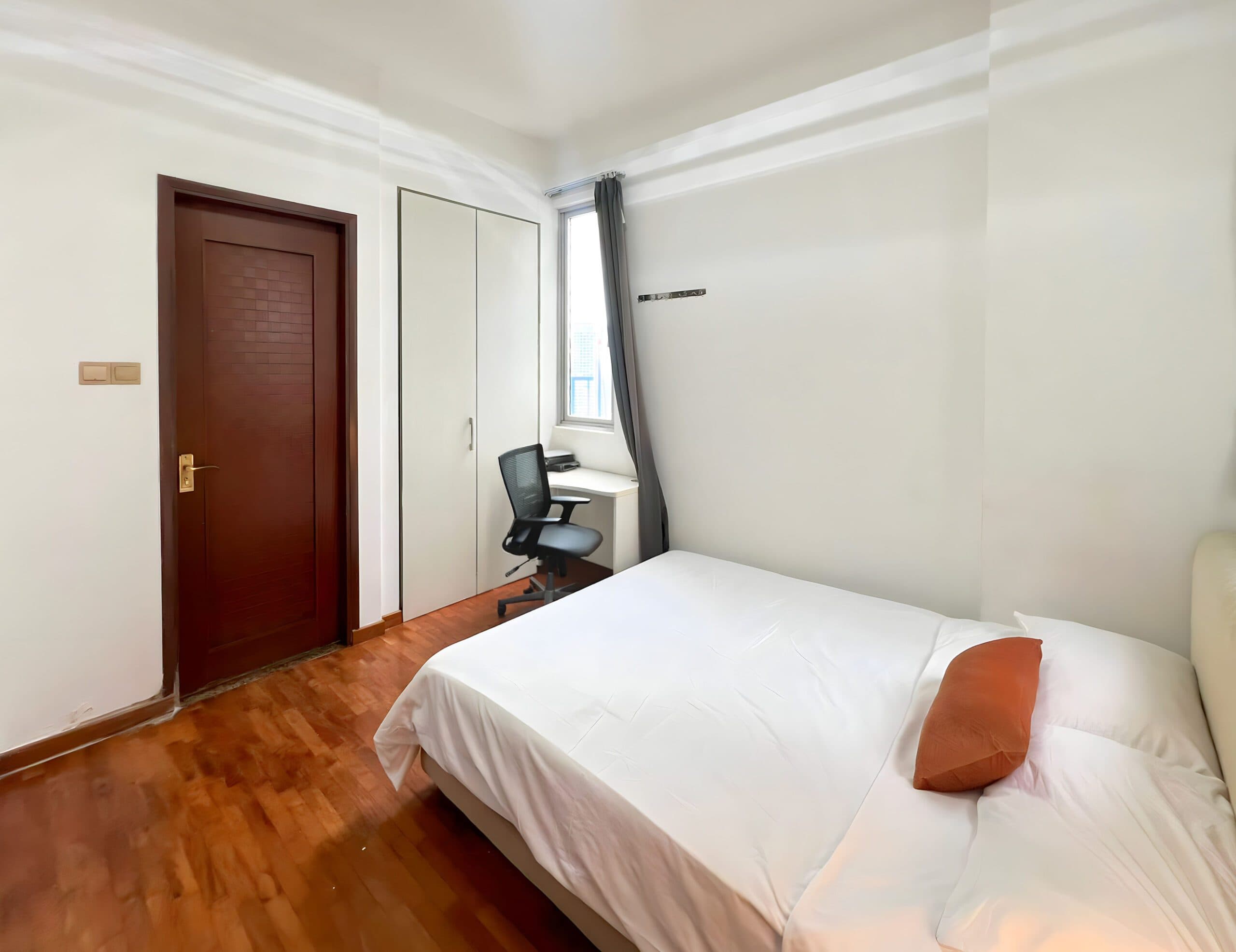 Kerrisdale – City View - MASTER SUITE 2