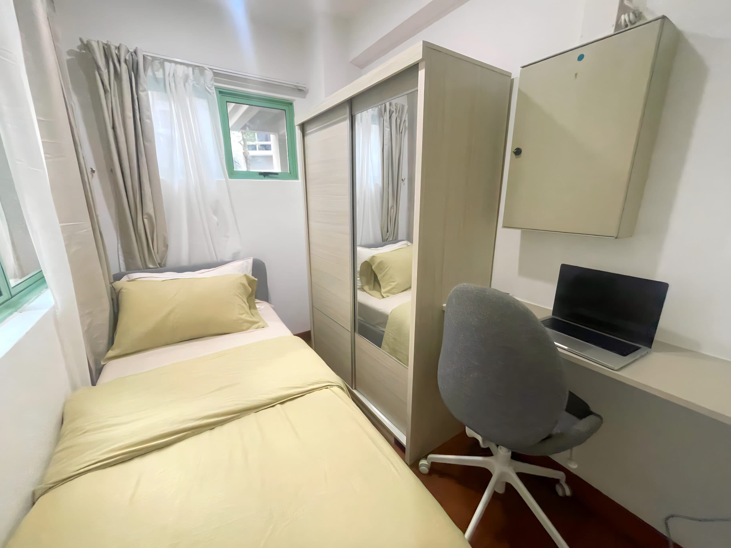 Sophia Crest – Contemporary - Pocket Room