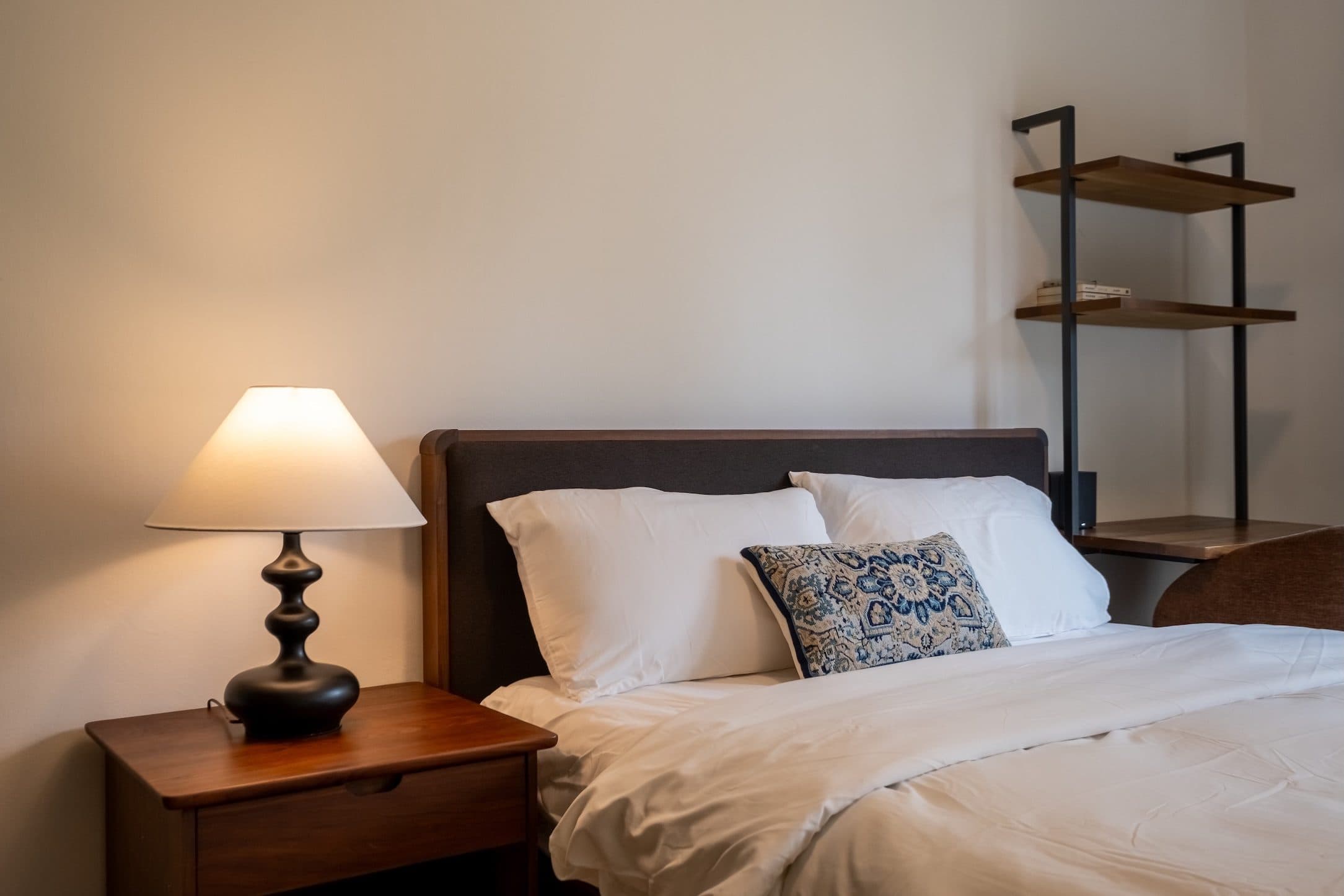 Oleanas Residence – Earthy Modern - EXECUTIVE SUITE