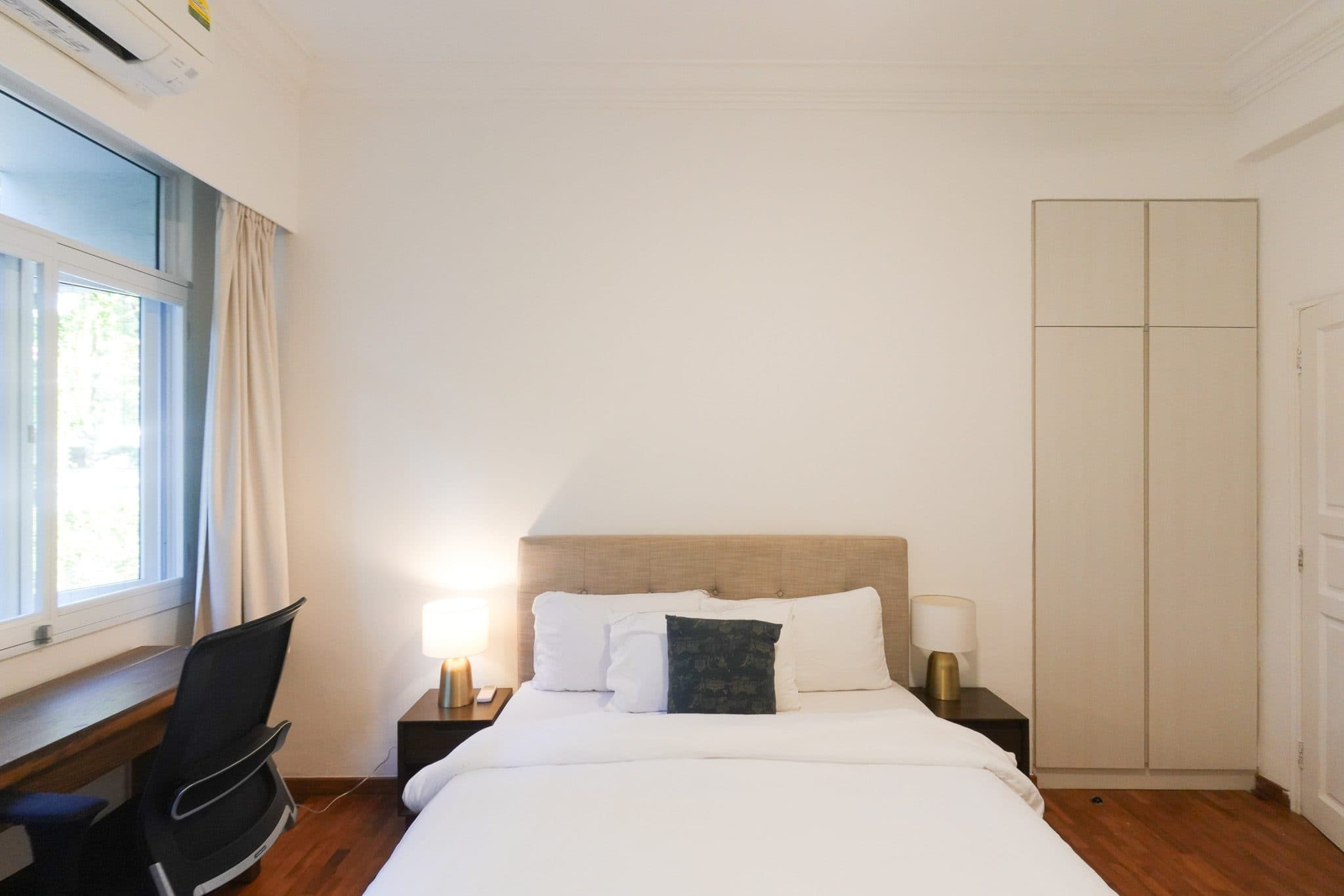 3 Holland Park – Coastal - Master Suite