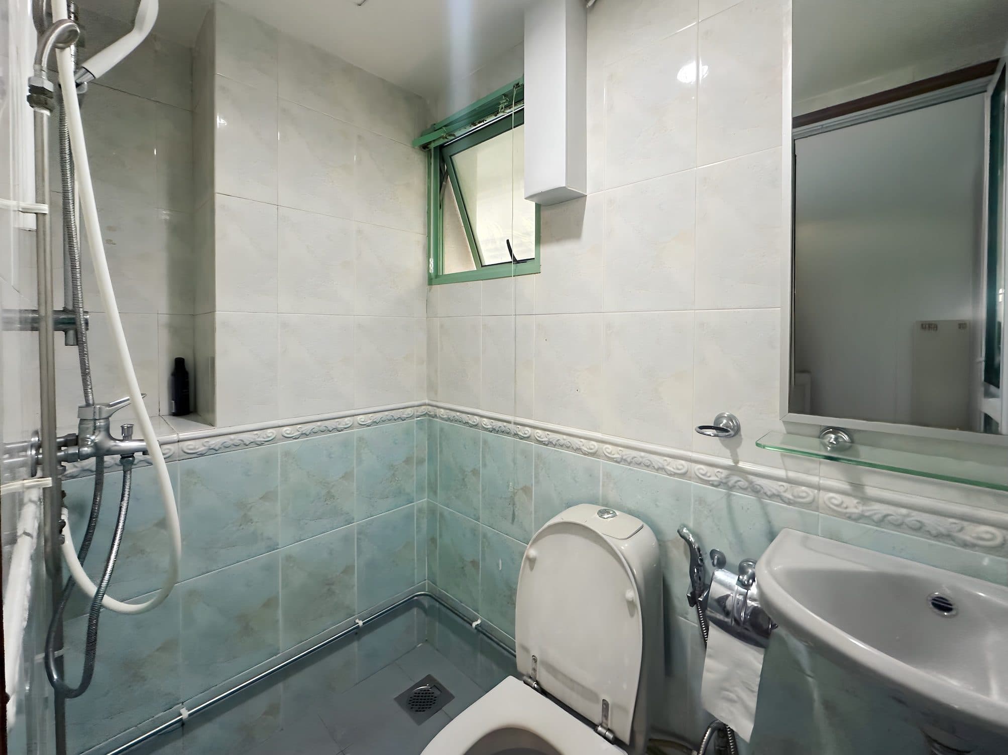 Sophia Crest – Contemporary - Pocket Room 4