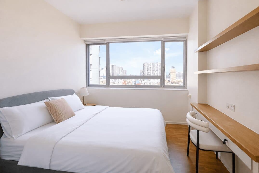 Kerrisdale – Airy Abode - DELUXE ROOM A