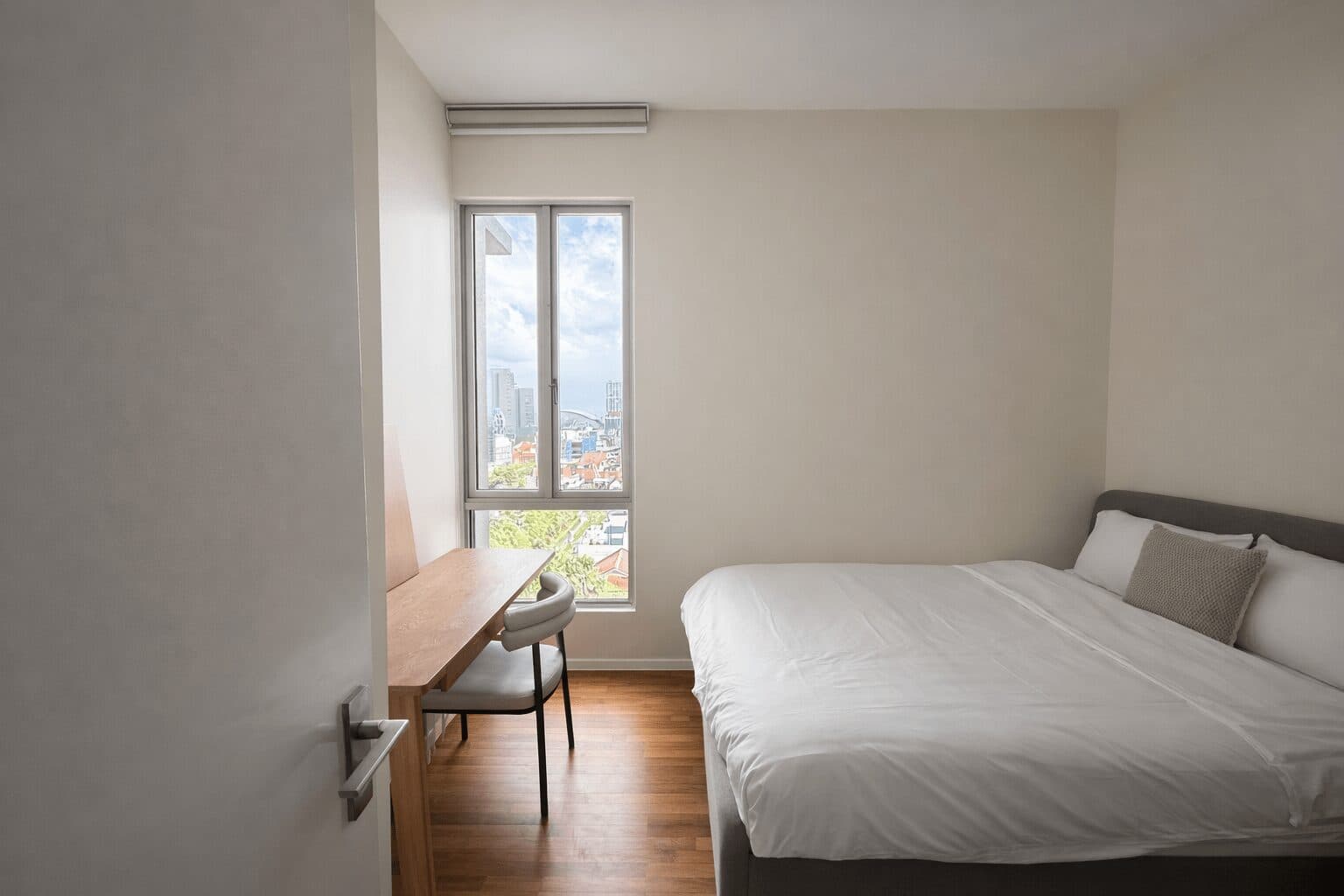Kerrisdale – Airy Abode - DELUXE ROOM B 4