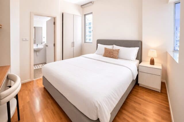 Kerrisdale – Airy Abode - MASTER SUITE 3