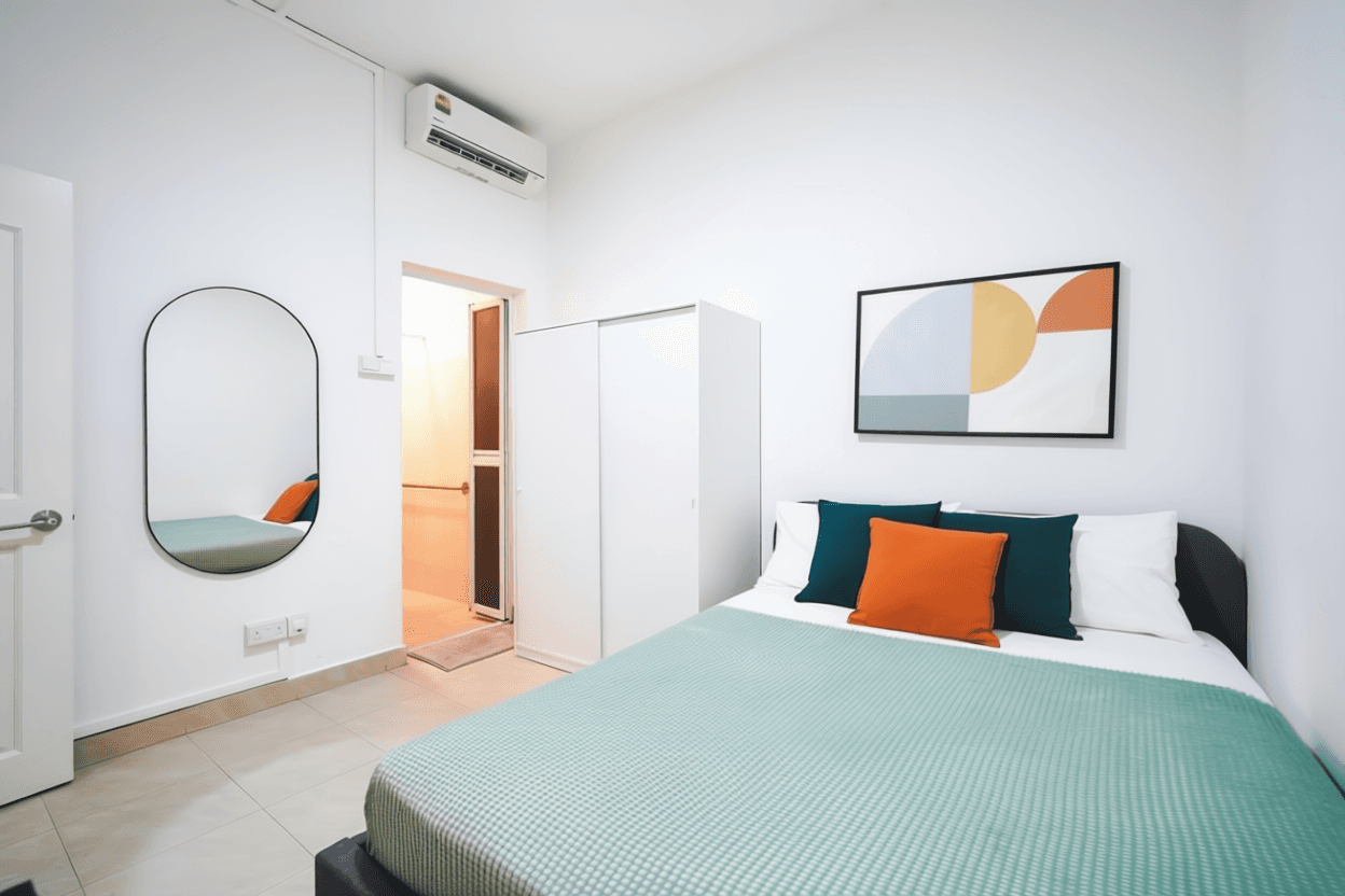 Master Ensuite Room 2