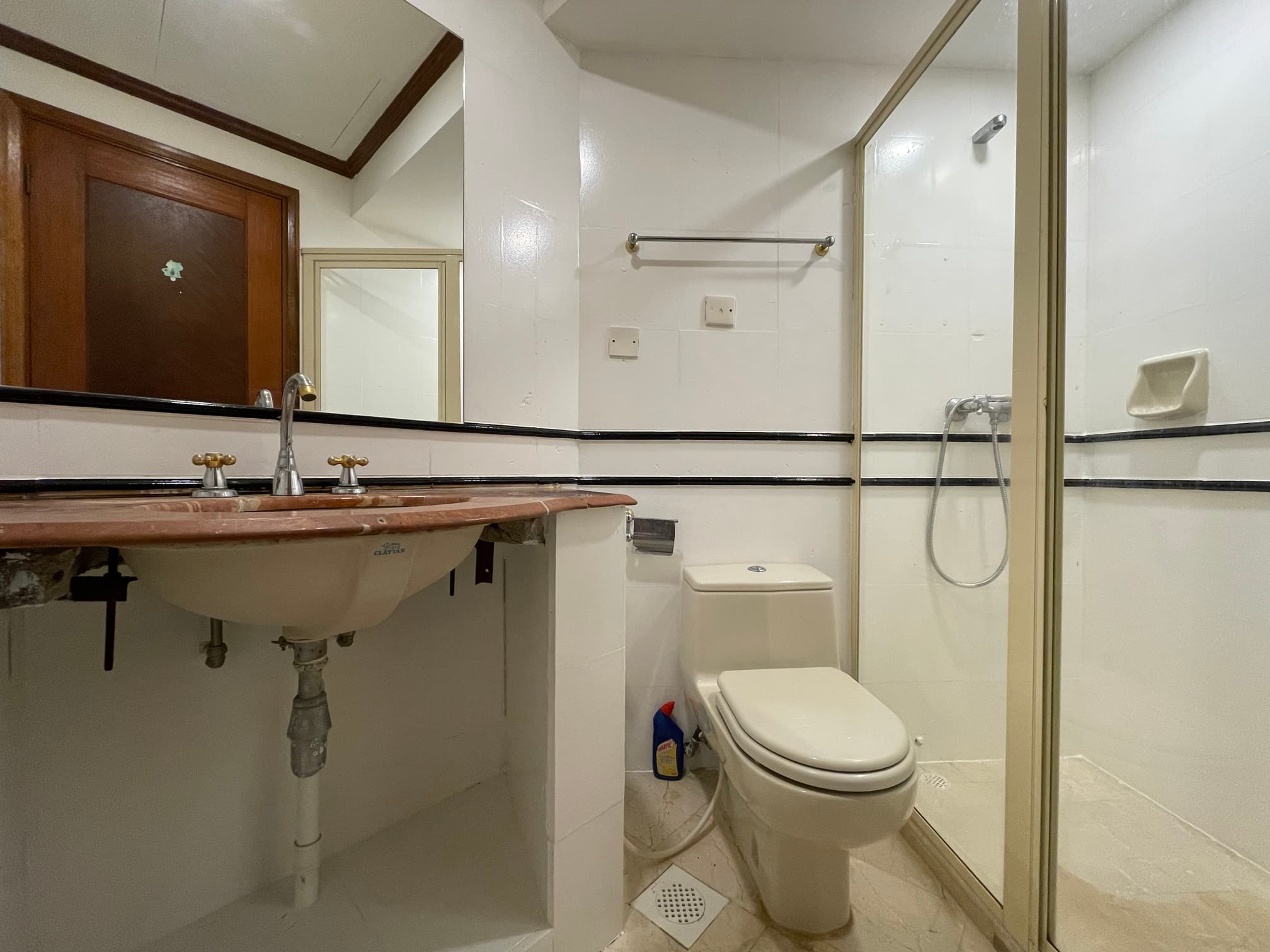 Master Ensuite 4