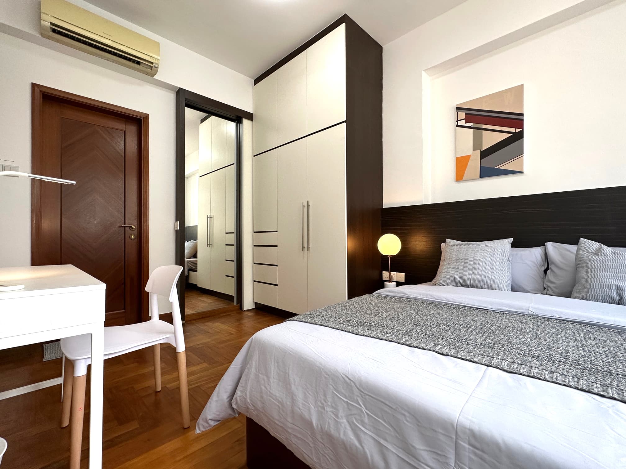Master Ensuite 3