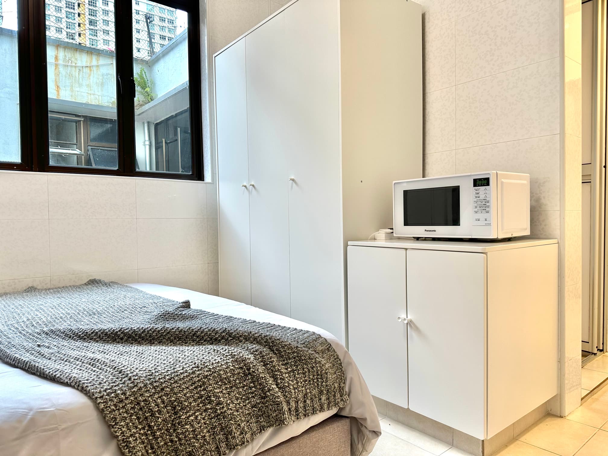Master Ensuite 3