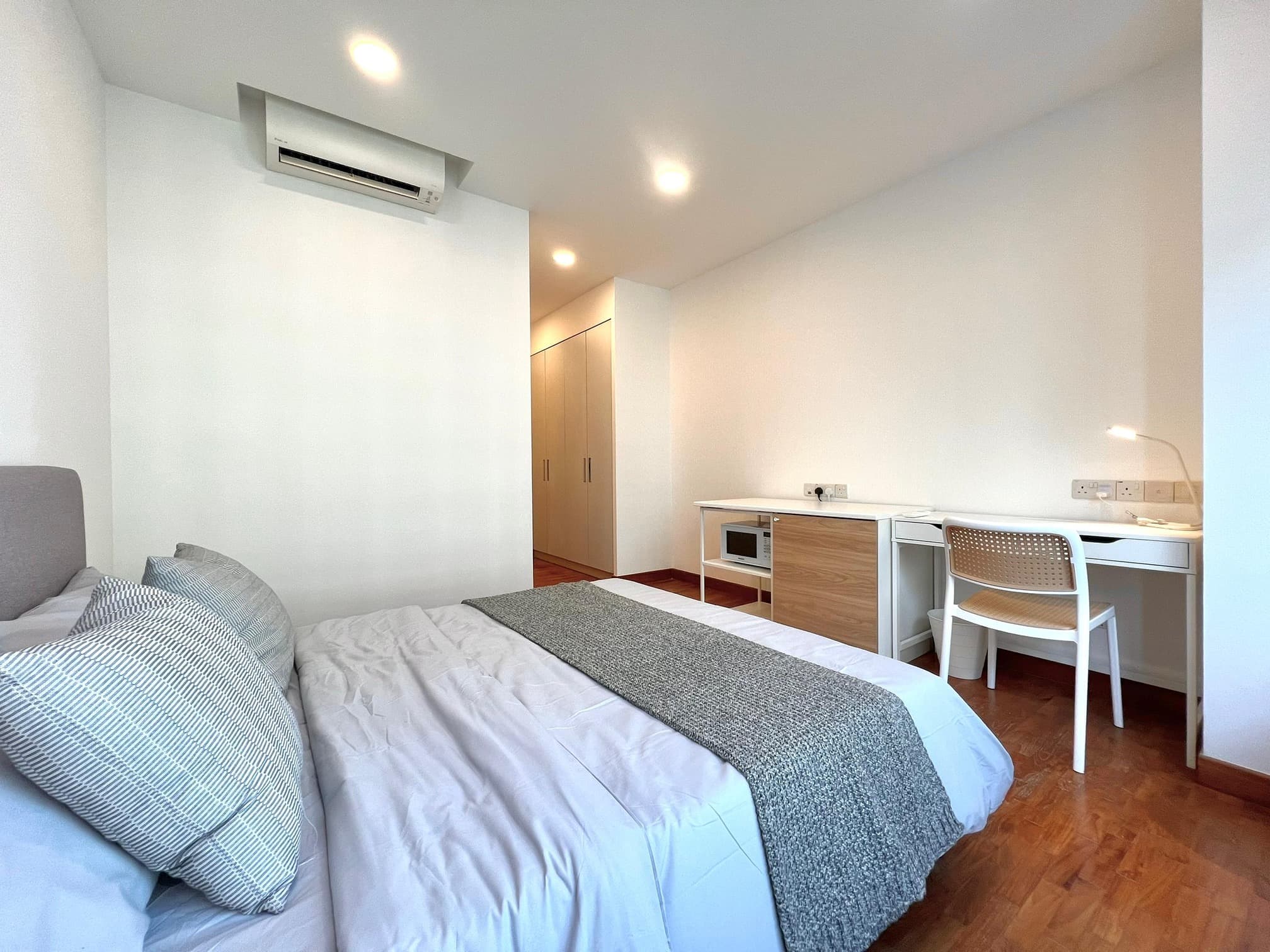 Master Ensuite 3
