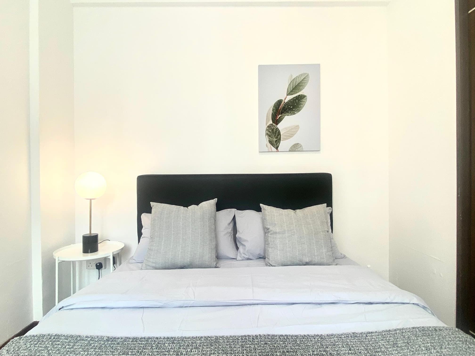 Master Ensuite 2